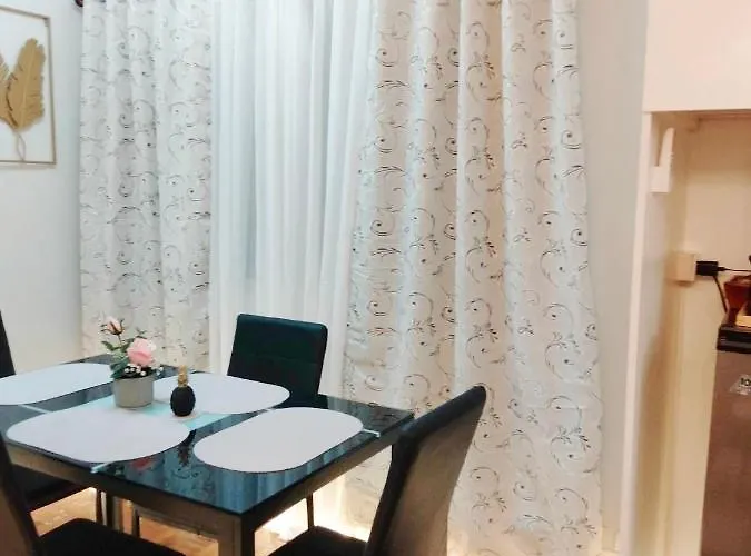 Aparthotel L And D 4*