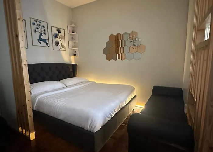 Aparthotel L And D 4*